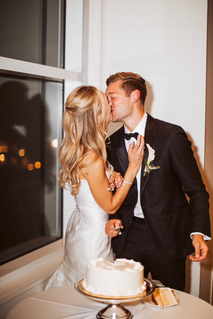 the cliff house wedding